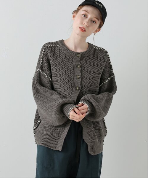 DOUBLE NAME（ダブルネーム）の「ハンドステッチ前後2WAYニットプルオーバー（ニット/セーター・レディース・ブラウン/キナリ/スミクロ/マスタード・FREE）」の2枚目の写真