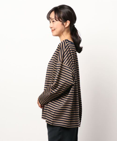 DouDou(ドゥドゥ)の「ボートネックボーダーT AW(Tシャツ/カットソー・レディース・グレー/オフホワイト/キャメル・FREE)」の4枚目の写真