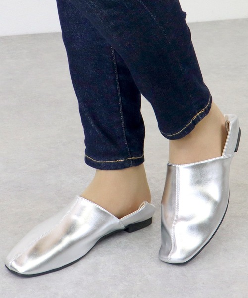 LibertyDoll（リバティードール）の「LIBERTYDOLL / スクエアトゥストレッチバブーシュ(3035)（スリッポン・レディース・ブラック/アイボリー/ダークブラウン/シルバー・L/M/LL/S/SS/3L）」の4枚目の写真