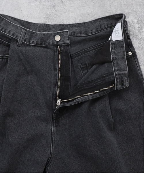 URU(ウル)の「【URU × WISM / / ウル × ウィズム】別注 COTTON DENIM TUCK PANTS(デニムパンツ・メンズ・ブラック・SMALL/MEDIUM)」の10枚目の写真