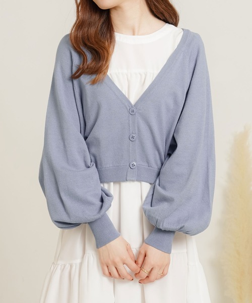 Newlyme(ニューリーミー)の「ボリュームスリーブショートカーディガン(カーディガン/ボレロ・レディース・ホワイト/ブラック/パープル/ブラウン/ブルーグレー/ピンクベージュ/グレイッシュベージュ・MEDIUM/LARGE/X-LARGE)」の4枚目の写真