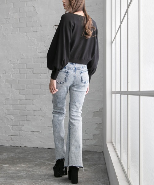 Newlyme(ニューリーミー)の「ボリュームスリーブショートカーディガン(カーディガン/ボレロ・レディース・ホワイト/ブラック/パープル/ブラウン/ブルーグレー/ピンクベージュ/グレイッシュベージュ・MEDIUM/LARGE/X-LARGE)」の11枚目の写真