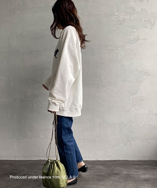 UCLA（ユーシーエルエー）の「[UCLA/ユーシーエルエー] ビッグシルエット カレッジロゴスウェット（スウェット・レディース・チャコール/ホワイト/グリーン・M/L）」の7枚目の写真