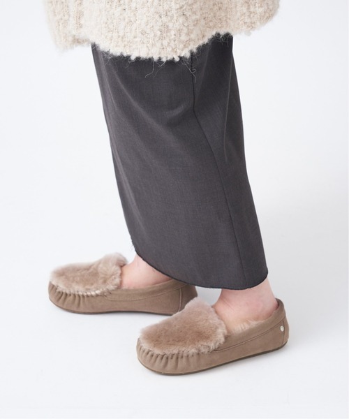 EMU Australia（エミューオーストラリア）の「EMU CAIRNS REVERS FUR CC（その他シューズ・レディース・チャコールグレー/ウッド・23cm/24cm/25cm）」の2枚目の写真