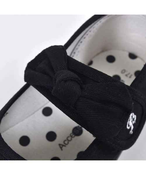 BeBe（ベベ）の「BeBe/リボン付きマジックテープストラップシューズ(14~19cm)（スニーカー・キッズ・ネイビー/ブラック・14/16/15 /18/17/19）」の5枚目の写真