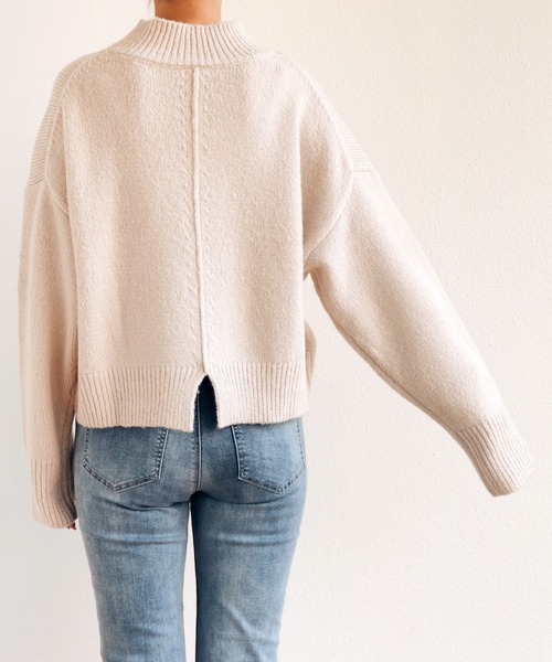 andme(アンドミー)の「天竺編み長袖バックスリットニットトップス(ニット/セーター・レディース・ブラック/アイボリー/ミント/ベージュ系その他/グレイッシュベージュ/サーモンピンク/ブルー・M)」の11枚目の写真