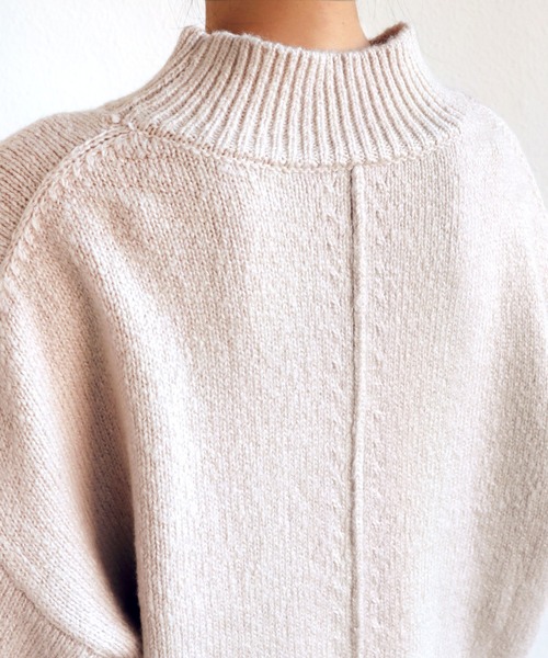 andme(アンドミー)の「天竺編み長袖バックスリットニットトップス(ニット/セーター・レディース・ブラック/アイボリー/ミント/ベージュ系その他/グレイッシュベージュ/サーモンピンク/ブルー・M)」の15枚目の写真