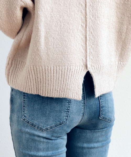 andme(アンドミー)の「天竺編み長袖バックスリットニットトップス(ニット/セーター・レディース・ブラック/アイボリー/ミント/ベージュ系その他/グレイッシュベージュ/サーモンピンク/ブルー・M)」の16枚目の写真