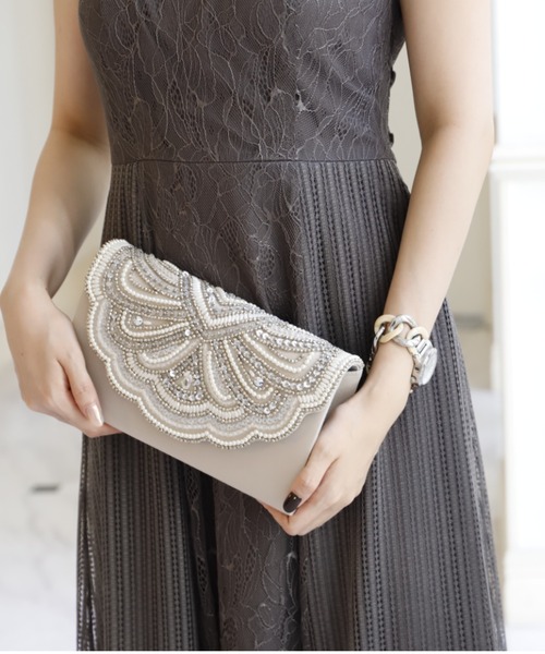Cupid Heart（キューピッドハート）の「【Cupid Heart】結婚式バッグ　スカラップビーズ刺繍クラッチバッグ（クラッチバッグ・レディース・シルバー/ベージュ/グレー/ピンク/ブラック・MEDIUM）」の12枚目の写真