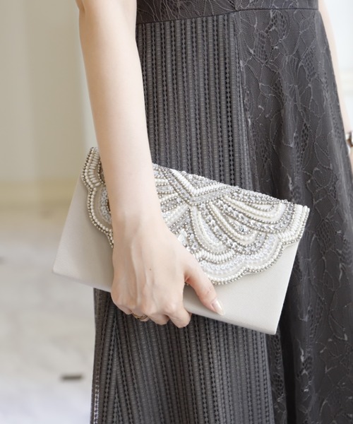 Cupid Heart（キューピッドハート）の「【Cupid Heart】結婚式バッグ　スカラップビーズ刺繍クラッチバッグ（クラッチバッグ・レディース・シルバー/ベージュ/グレー/ピンク/ブラック・MEDIUM）」の11枚目の写真