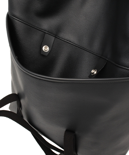 WHO'S WHO gallery(フーズフーギャラリー)の「【BELY】Odigi Sack2(バックパック/リュック・メンズ・ブラック/ホワイト・FREE)」の12枚目の写真