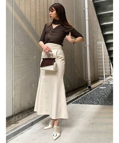 MURUA（ムルーア）の「カーブウエストマーメイドスカート（スカート・レディース・ブラック/イエロー/アイボリー・1/2）」の15枚目の写真