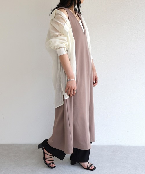 andme（アンドミー）の「きれいめポンチVネックAラインワンピース（ジャンパースカート・レディース・ブラック/ネイビー/カーキ/ライトブラウン/グレイッシュベージュ・M）」の15枚目の写真