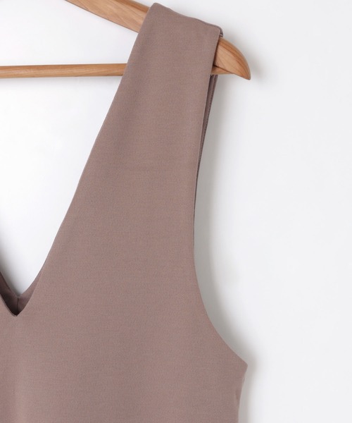 andme（アンドミー）の「きれいめポンチVネックAラインワンピース（ジャンパースカート・レディース・ブラック/ネイビー/カーキ/ライトブラウン/グレイッシュベージュ・M）」の12枚目の写真