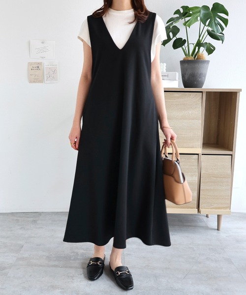 andme（アンドミー）の「きれいめポンチVネックAラインワンピース（ジャンパースカート・レディース・ブラック/ネイビー/カーキ/ライトブラウン/グレイッシュベージュ・M）」の7枚目の写真