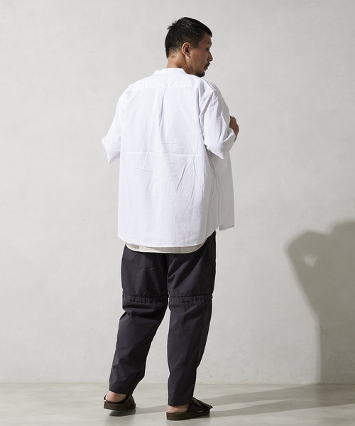 JOURNAL STANDARD relume（ジャーナルスタンダード　レリューム）の「END ON END COTTON バンドカラー半袖シャツ（シャツ/ブラウス・メンズ・ホワイト/ライトグレー/ベージュ/ブルー・MEDIUM/LARGE）」の10枚目の写真