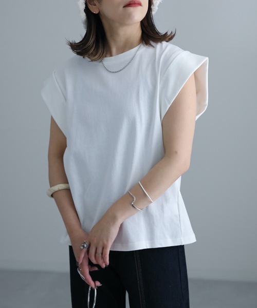 ap retro(アプレトロ)の「ショルダータックTEEシャツ(Tシャツ/カットソー・レディース・ホワイト/ブラック/ベージュ・FREE)」の4枚目の写真