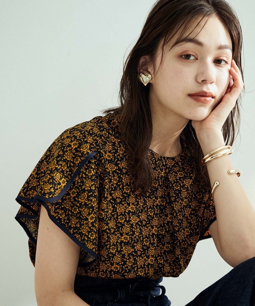 VIS（ビス）の「花柄＆無地スタンドネックパイピングスリーブブラウス（シャツ/ブラウス・レディース・ホワイト系その他/ブルー系その他/キナリ/ブラウン系その他2・FREE）」の4枚目の写真