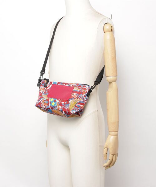 ALDIES（アールディーズ）の「Eagle’s Pattern Mini Shoulder / イーグルスパターンミニショルダー（ショルダーバッグ・メンズ・レッド/ブラック・FREE）」の18枚目の写真