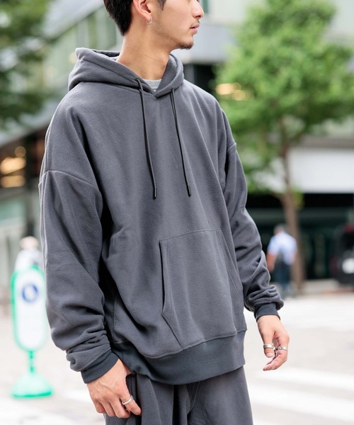 Beno（ビーノ）の「マイクロフリース リラックスオーバーシルエット プルオーバーパーカー（パーカー・メンズ・グリーン/グレイッシュブルー/ネイビー/ライトパープル/オフホワイト/グレイッシュベージュ/チャコールグレー/ブラック・S/L/XL/M）」の5枚目の写真