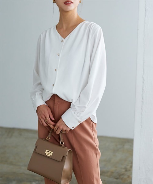 KOBE LETTUCE（コウベレタス）の「選べるデザインブラウス（シャツ/ブラウス・レディース・ブラック/オフホワイト/ホワイト系1/ネイビー系1/ネイビー/ブルー系2/ホワイト系/ブラック系/ブラック系1/ブルー系1/ブルー系/ネイビー系/ピンク系1/ピンク/ピンク系2/ブルー系3/ホワイト系2/ピンク系3/ネイビー系2/ブラック系2/ブラック系その他5/ブラック系その他3/ブラック系その他4/ブラック系その他6/ブラック系3/ブルー系4/ホワイト系3/ネイビー系4/ネイビー系3/ブルー系5/ブラック系4/ホワイト系4/ブラック系5/ブラック系6/ブラック系7/ブラック系8/グレー系1/グレー系/グレー/グレー系2/その他2/モカ/ブルー系6/その他/ブルー/ネイビー系5/その他1/ストライプ/ダークネイビー・1/3/2/4/5/6/#3/#4/#6/Ⅱ/Ⅲ/Ⅳ/Ⅵ/#2）」の2枚目の写真