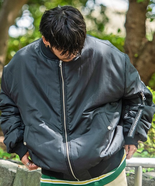 CavariA(キャバリア)の「『CavariA/キャバリア』中綿入りビッグMA-1ジャケット ボンバージャケット(MA-1・メンズ・ブラック/ネイビー/ホワイト/カーキ・L/M)」の17枚目の写真