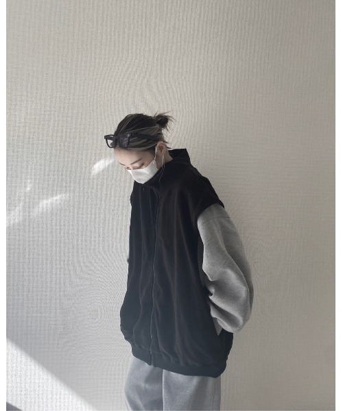 YACA(ヤーカ)の「FLEECE VEST/フリースベスト(ベスト・レディース・ブラック・FREE)」の4枚目の写真