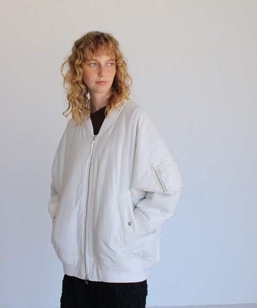 DRESSLAVE（ドレスレイブ）の「padding over size MA-1(中綿オーバーサイズMA-1)（MA-1・レディース・ブラック/ホワイト・38）」の2枚目の写真