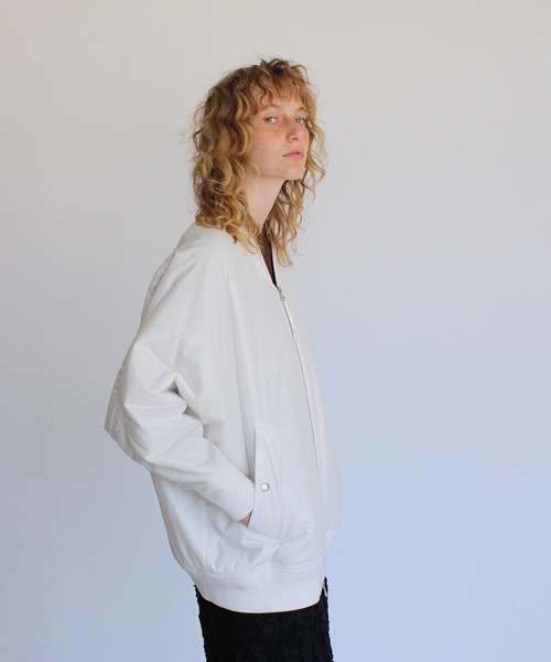 DRESSLAVE（ドレスレイブ）の「padding over size MA-1(中綿オーバーサイズMA-1)（MA-1・レディース・ブラック/ホワイト・38）」の3枚目の写真