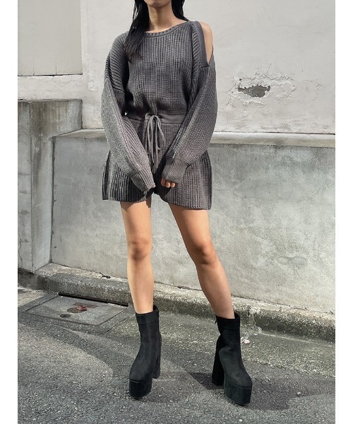 ENVYM（アンビー）の「ショルダーオープンコンビネゾン（つなぎ/オールインワン・レディース・ブラック/グレー/ベージュ・FREE）」の20枚目の写真