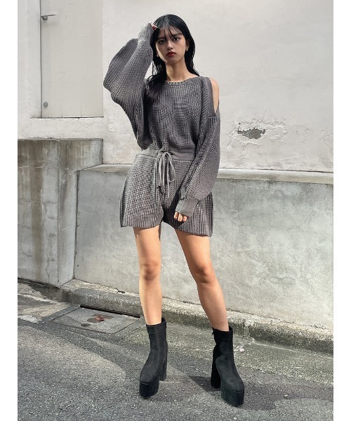 ENVYM（アンビー）の「ショルダーオープンコンビネゾン（つなぎ/オールインワン・レディース・ブラック/グレー/ベージュ・FREE）」の21枚目の写真