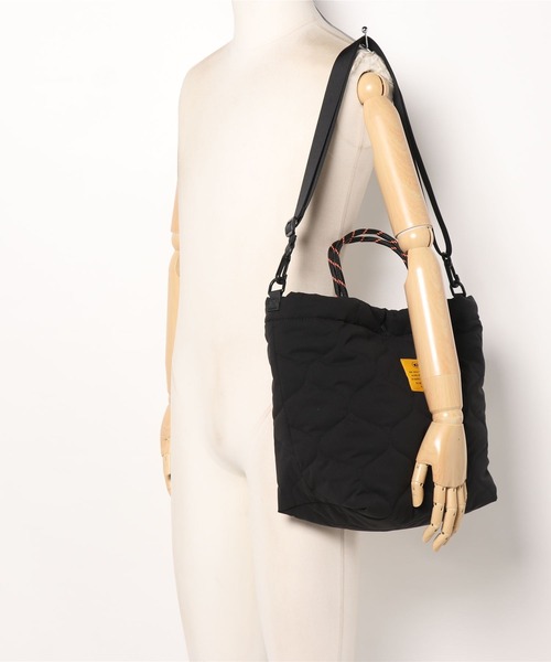 KiU（キウ）の「キルティングパデッドトートバッグ（トートバッグ・レディース・ブラック/グレイッシュベージュ/ベージュ/カーキ/アイボリー・FREE）」の20枚目の写真