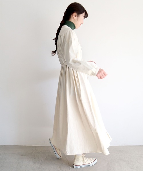 l'atelier du savon（アトリエドサボン）の「シャツコール　タックワンピース（ワンピース・レディース・レッド/サックスブルー/ブラック/キナリ・FREE）」の18枚目の写真