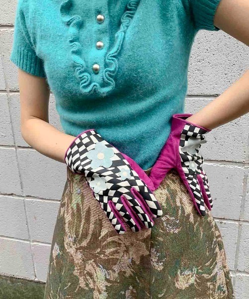 Casselini(キャセリーニ)の「Casselini(キャセリーニ)プリント+フラワーグローブ(手袋・レディース・ブラック/ベージュ/グリーン/パープル・FREE)」の18枚目の写真
