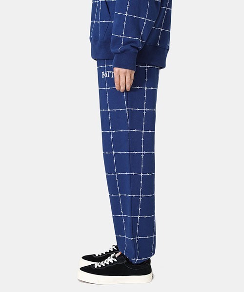 BOTT（ボット）の「BOTT / ボット：Barbwire Sweat Pant：22B-CS7[WAX]（スウェットパンツ・メンズ・ネイビー・L/M）」の4枚目の写真