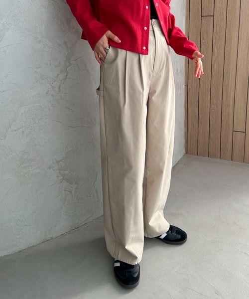 feepur(フェピュール)の「ツータックペインターパンツ(その他パンツ・レディース・ベージュ/ブラック・MEDIUM/SMALL)」の1枚目の写真