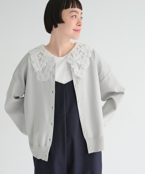 PUAL CE CIN（ピュアルセシン）の「【Du noir】パールボタンカーディガン（カーディガン/ボレロ・レディース・ライトグレー/ブラック・FREE）」の2枚目の写真
