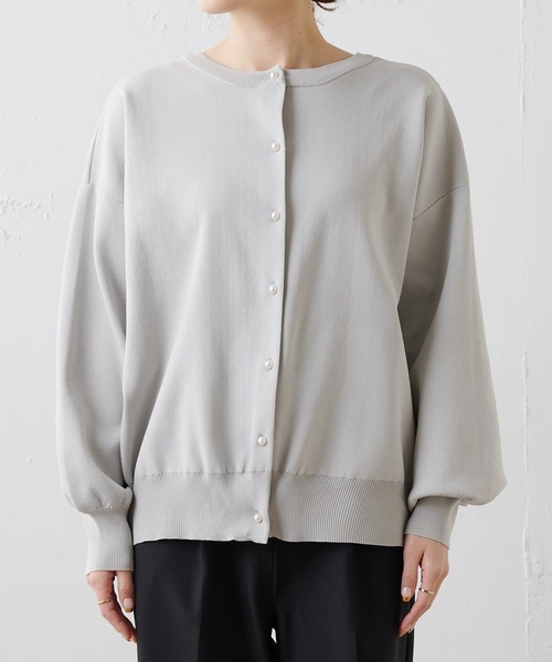 PUAL CE CIN（ピュアルセシン）の「【Du noir】パールボタンカーディガン（カーディガン/ボレロ・レディース・ライトグレー/ブラック・FREE）」の14枚目の写真