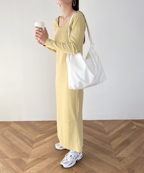 wears(ウェアーズ)の「【A4サイズ収納可】ノットハンドル PU トートバッグ(トートバッグ・レディース・ブラック/ホワイト・FREE)」の7枚目の写真