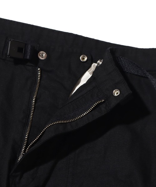 THE NORTH FACE PURPLE LABEL（ザ ノースフェイス パープルレーベル）の「※入荷禁止※　THE NORTH FACE PURPLE LABEL Ripstop Wide Cropped Pants / ザ・ノース・フェイス パープル レーベル リップストップ ワイド クロップド パンツ（その他パンツ・メンズ・ブラック/オリーブ/ホワイト・32inch/34inch/36inch/30inch）」の11枚目の写真