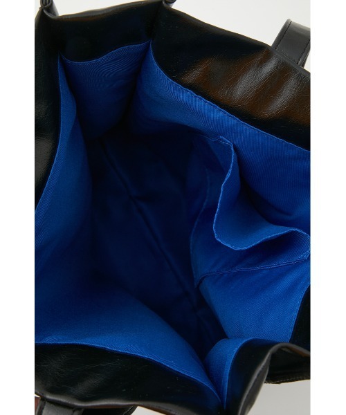 SLY(スライ)の「USEFUL A4 BAG ユースフル バッグ 合皮 フェイクレザー PC ipad タブレット トートバッグ フェイクレザー(トートバッグ・レディース・ブラック/ライトベージュ・FREE)」の11枚目の写真