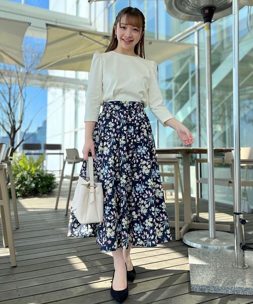 couture brooch(クチュールブローチ)の「◆【前後2WAY/きちんと見え華やかカットソー】フェイクパール付きトップス(Tシャツ/カットソー・レディース・アイボリー/サックスブルー/ブラック・40/38/42/36)」の12枚目の写真