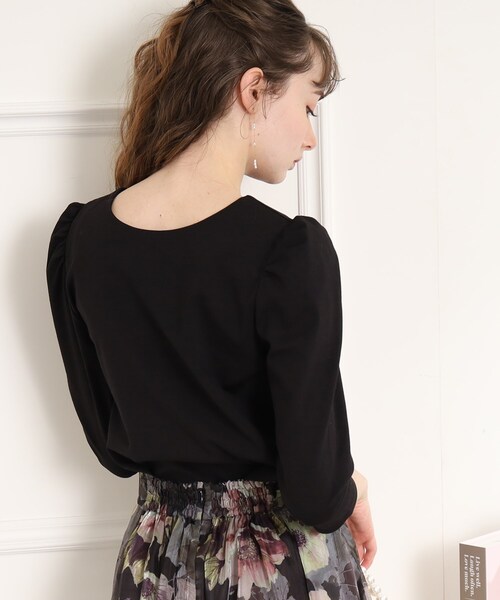couture brooch(クチュールブローチ)の「◆【前後2WAY/きちんと見え華やかカットソー】フェイクパール付きトップス(Tシャツ/カットソー・レディース・アイボリー/サックスブルー/ブラック・40/38/42/36)」の19枚目の写真