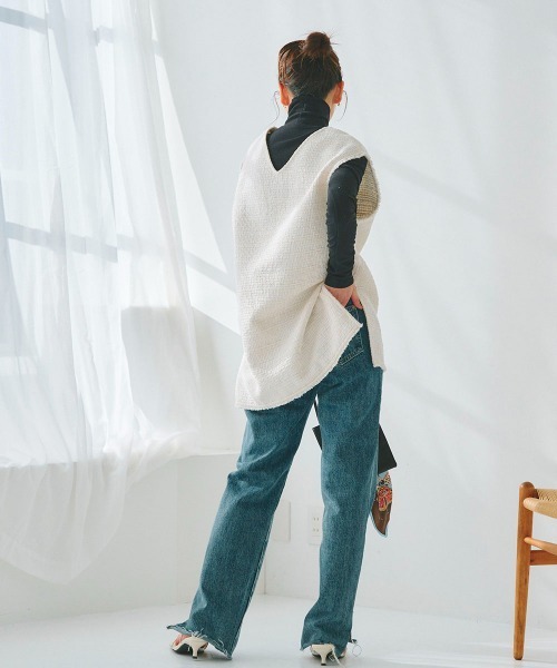 Droite lautreamont（ドロワットロートレアモン）の「裾スリットセミハイウエストデニム《手洗い可能》（デニムパンツ・レディース・ネイビー・S/M）」の2枚目の写真