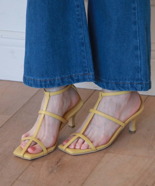 archives(アルシーヴ)の「ヒールラインサンダル(サンダル・レディース・イエロー/ブラック/アイボリー・SMALL/MEDIUM)」の13枚目の写真