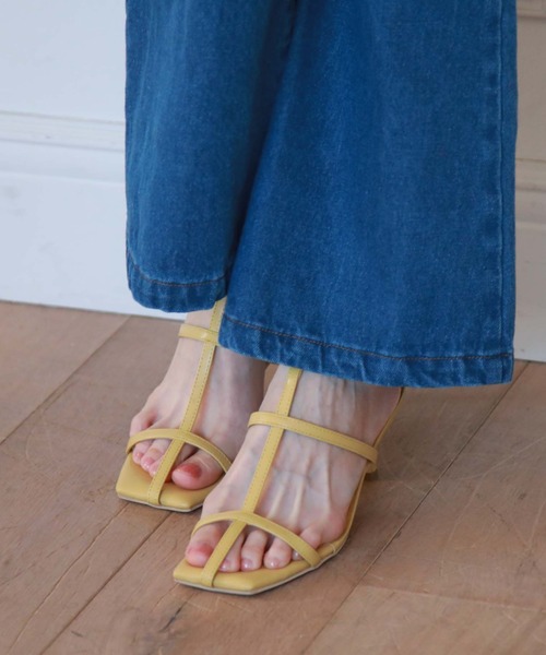 archives(アルシーヴ)の「ヒールラインサンダル(サンダル・レディース・イエロー/ブラック/アイボリー・SMALL/MEDIUM)」の14枚目の写真