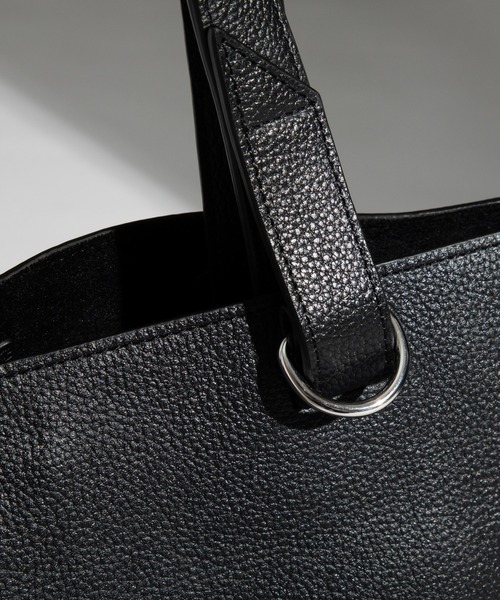 GUIONNET（ギオネ）の「最高級シボ革 エブリデイトート 黒の極致。 職人技 ギオネノワール（トートバッグ・メンズ・ブラック・FREE）」の2枚目の写真