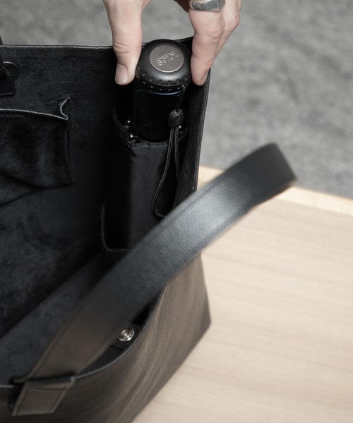 GUIONNET（ギオネ）の「最高級シボ革 エブリデイトート 黒の極致。 職人技 ギオネノワール（トートバッグ・メンズ・ブラック・FREE）」の7枚目の写真