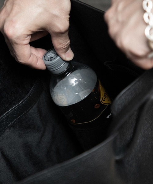 GUIONNET（ギオネ）の「最高級シボ革 エブリデイトート 黒の極致。 職人技 ギオネノワール（トートバッグ・メンズ・ブラック・FREE）」の8枚目の写真