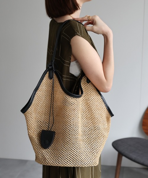 sakishimatokyo（サキシマトーキョー）の「【SET商品】パイピング　シアーかごバッグ/ポーチ＋サングラスホルダー付【動画あり】（ショルダーバッグ・レディース・ベージュ/ライトパープル/ライトベージュ/ピンク/ブラック/キャメル・FREE）」の12枚目の写真